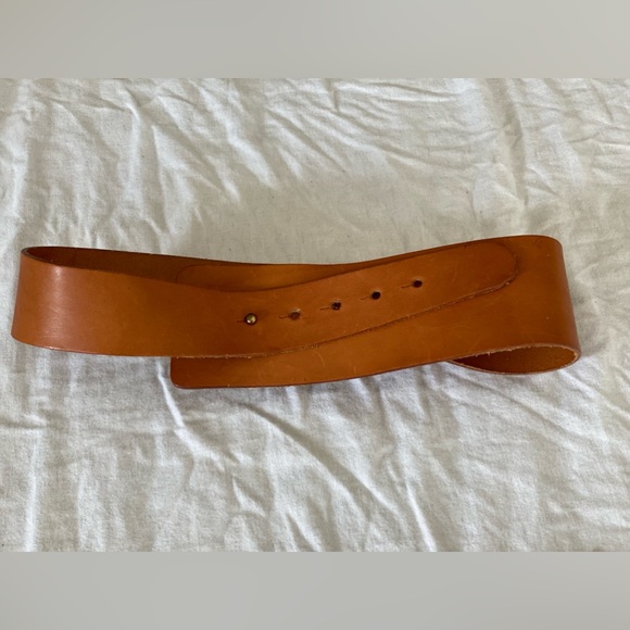 1980’s BANANA REPUBLIC BROWN LEATHER BELT MADE IN ENGLAND - Picture 9 of 14